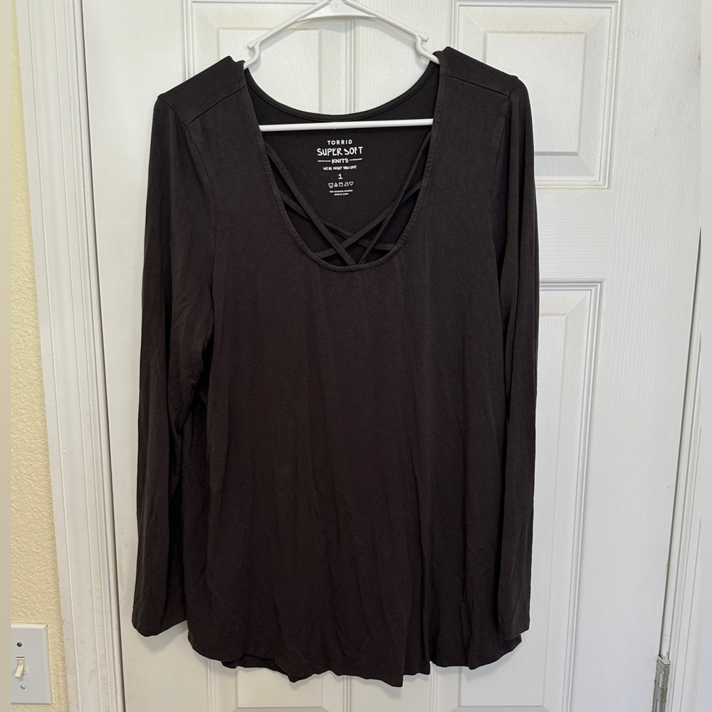 NWOT NBW Torrid Dark Gray Size 1 Super Soft Knit Long Sleeve Shirt
